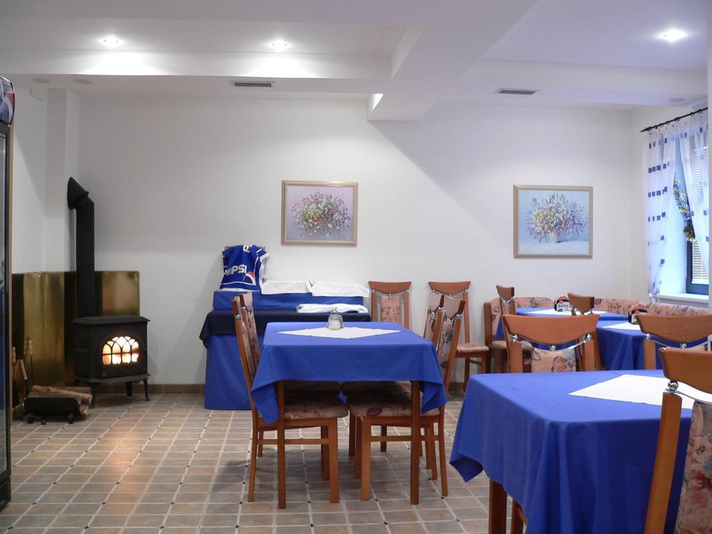 Trnava Pension Karolina מראה חיצוני תמונה